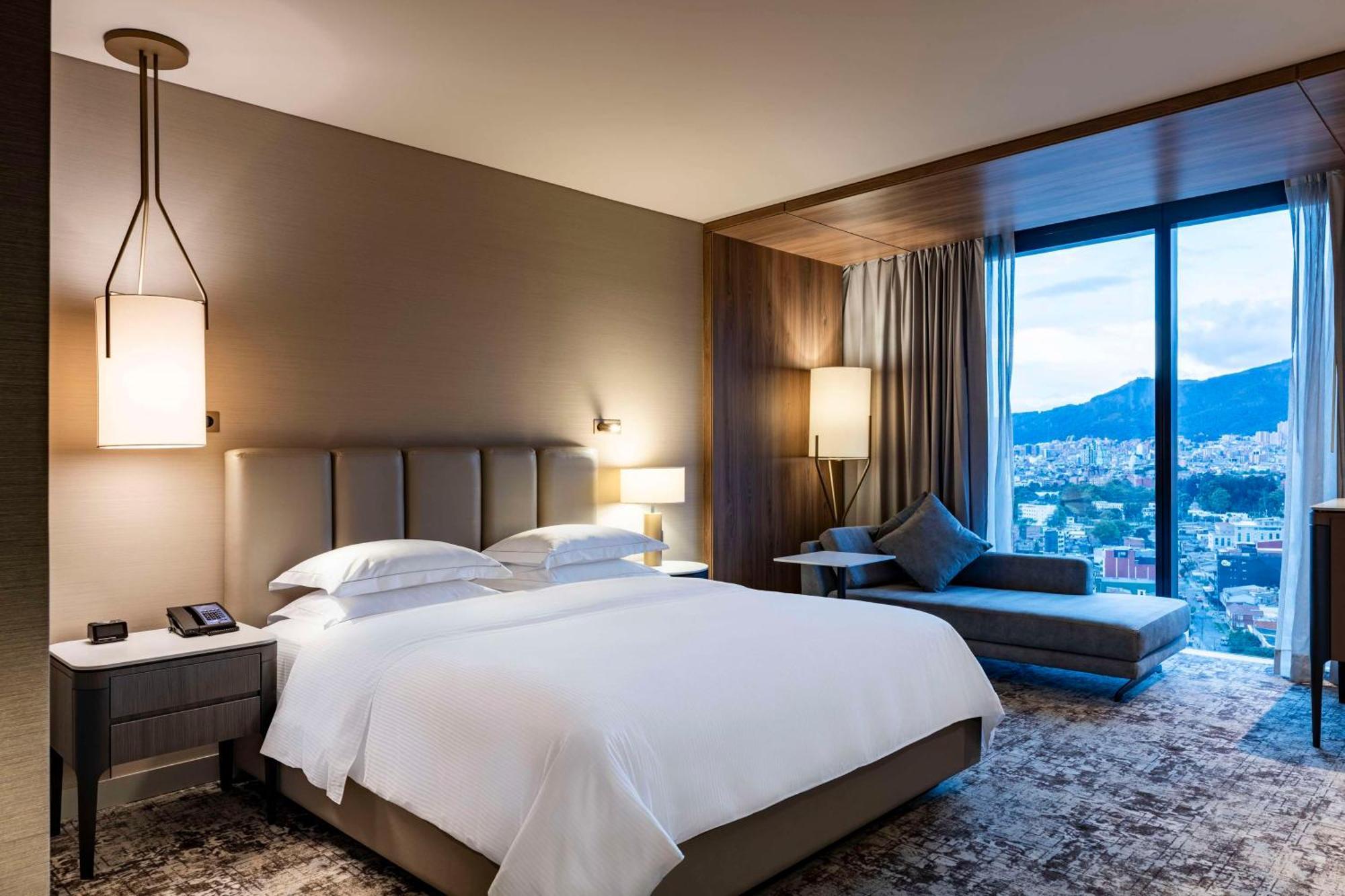 Hilton Bogota Corferias Hotel Bagian luar foto
